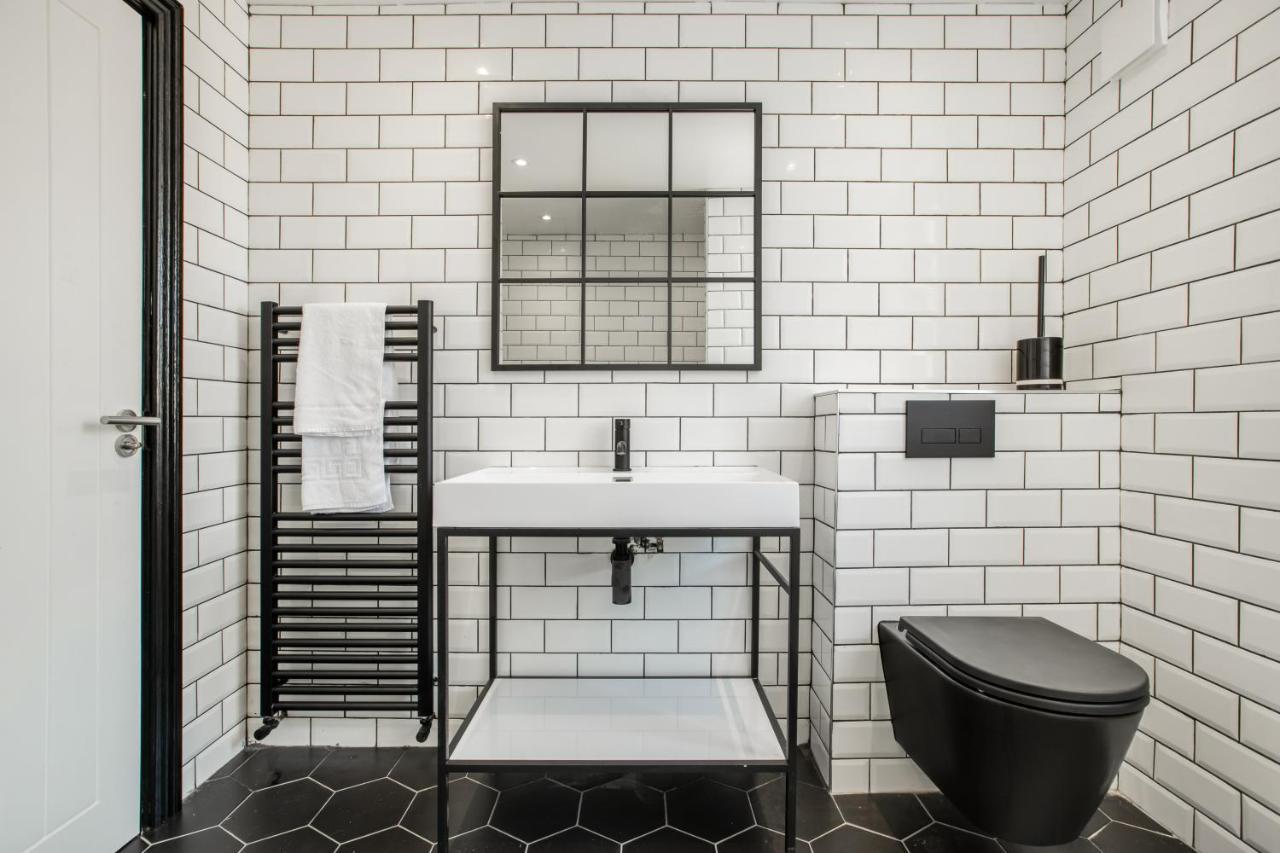 Apartment Mixies Manor By Sasco *