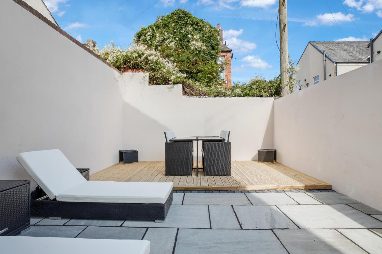Mixies Manor By Sasco Apartment *